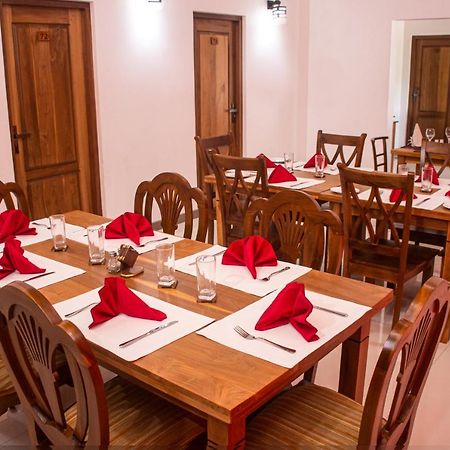 Danisco Leisure Bunglow Канди Экстерьер фото